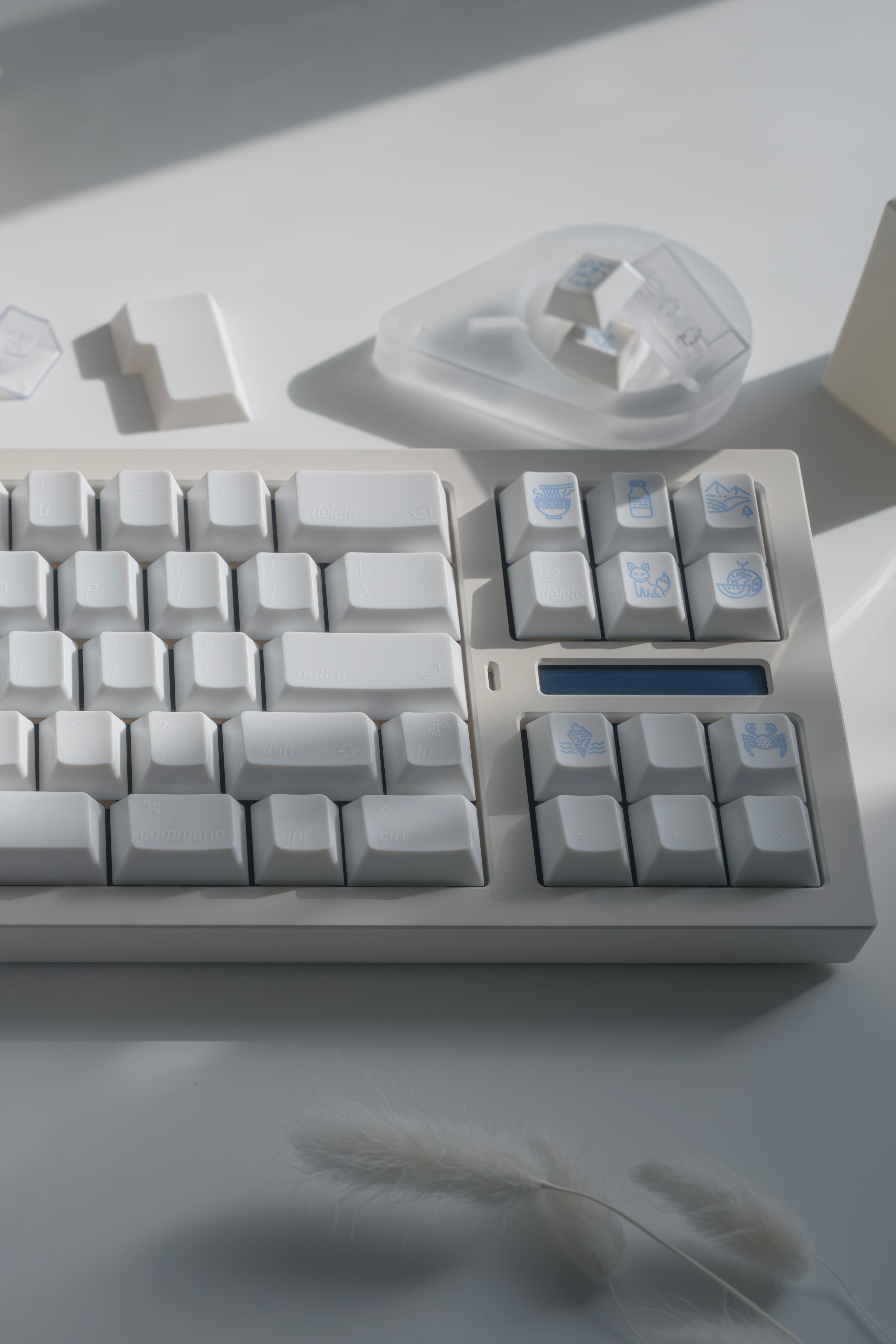 LeleLab Hokkaido White Keycap Set