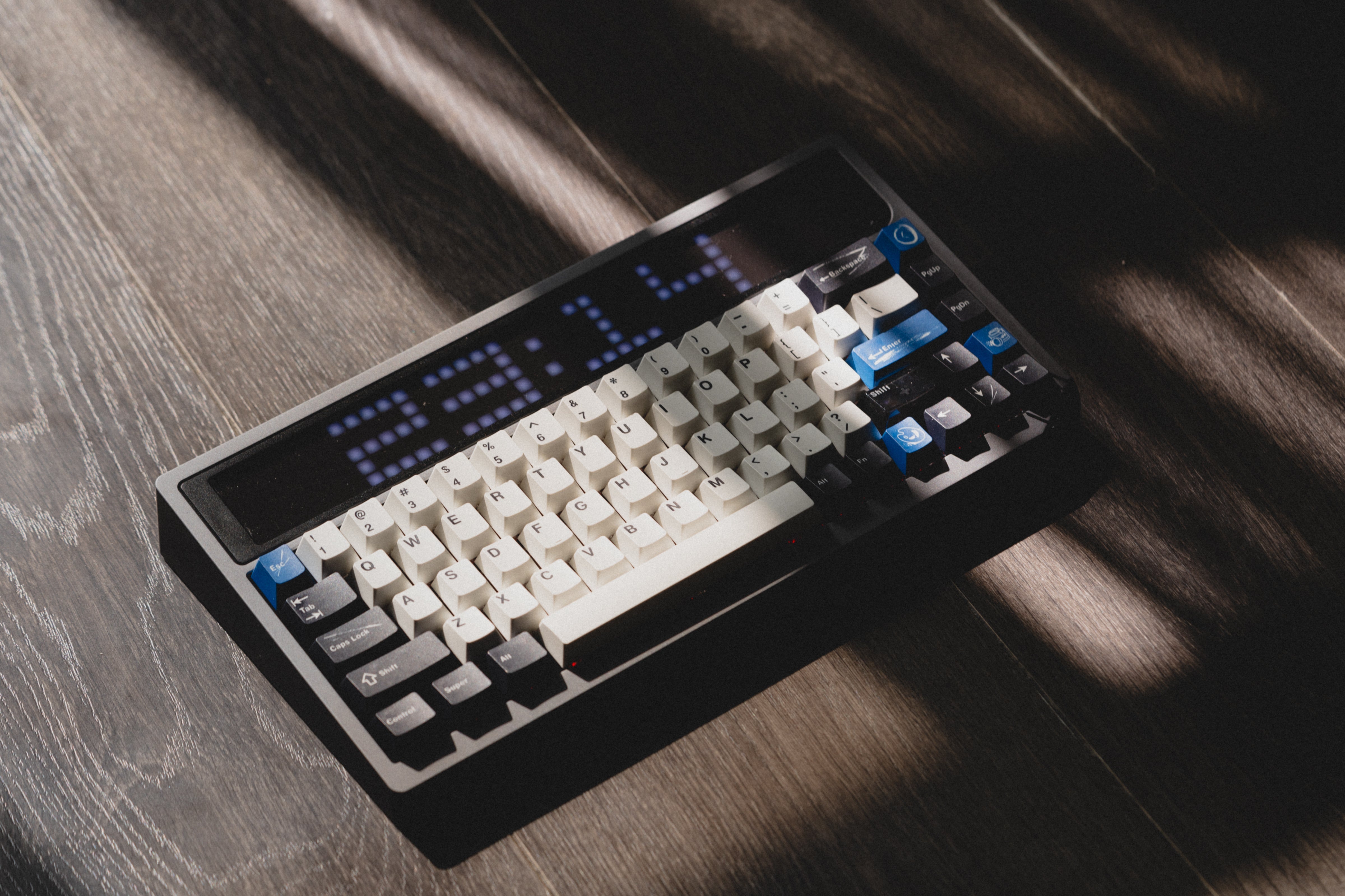 ANGRY MIAO AM RGB 65 Wireless Mechanical Keyboard (Icy Silver Pro V2 Switch)