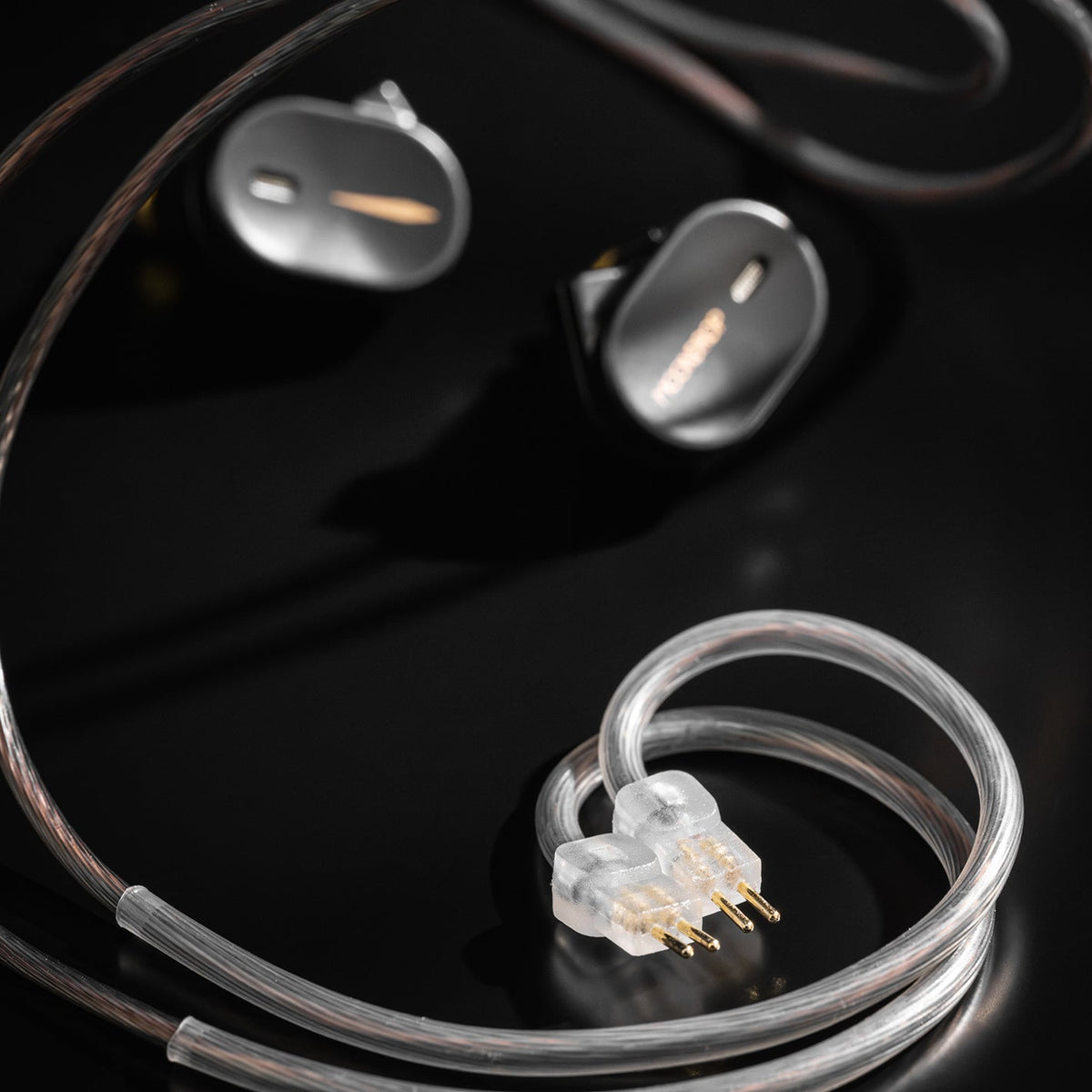 MOONDROP CHU III detachable two-pin cable close-up